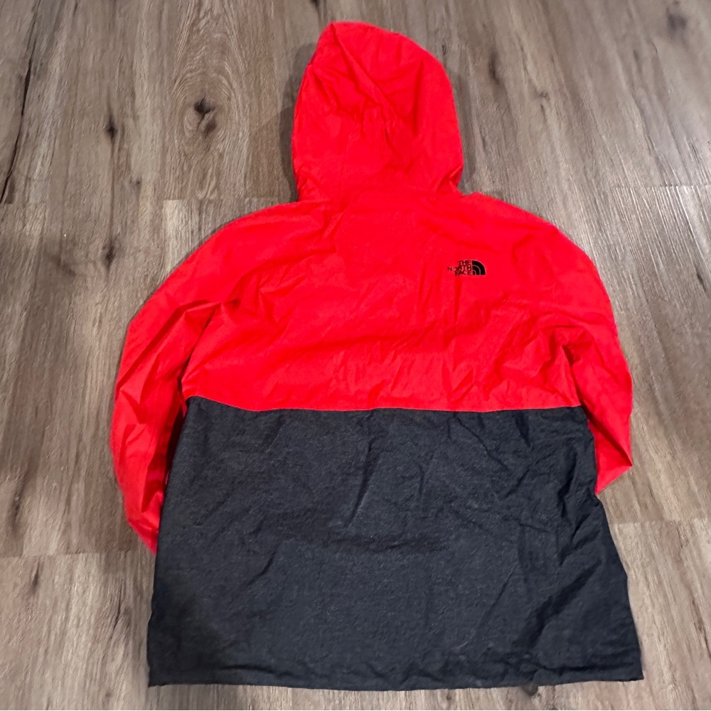 {preloved} Boy’s The North Face Red and Black Hooded Raincoat - Picture 2 of 11